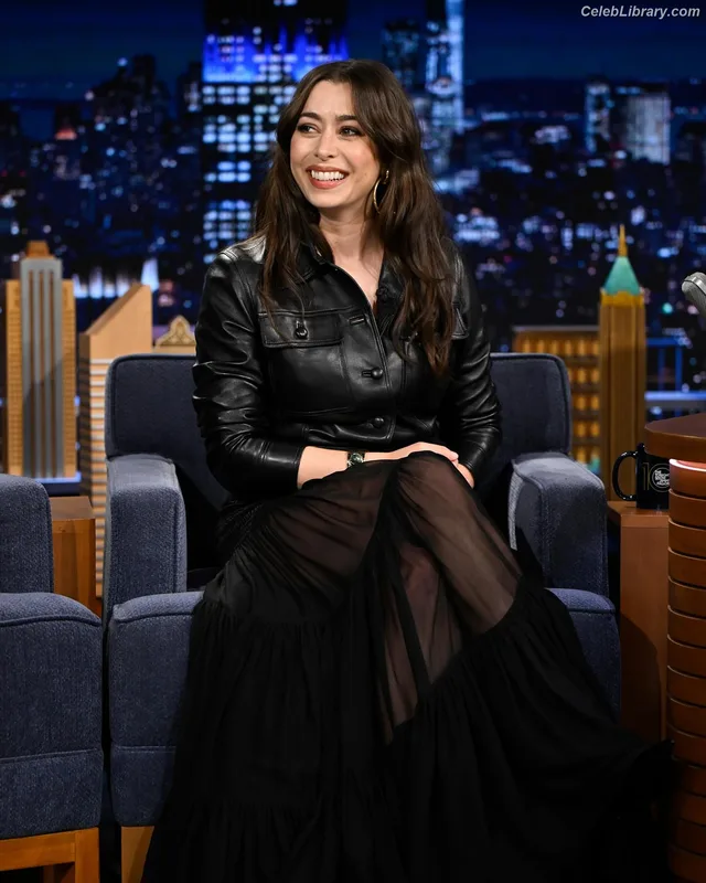 Cristin Milioti photo 1 of 336