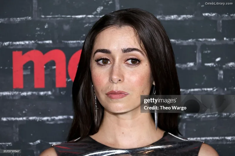Cristin Milioti photo 17 of 336
