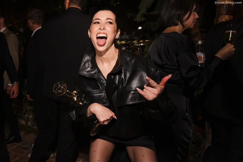 Cristin Milioti photo 24 of 336