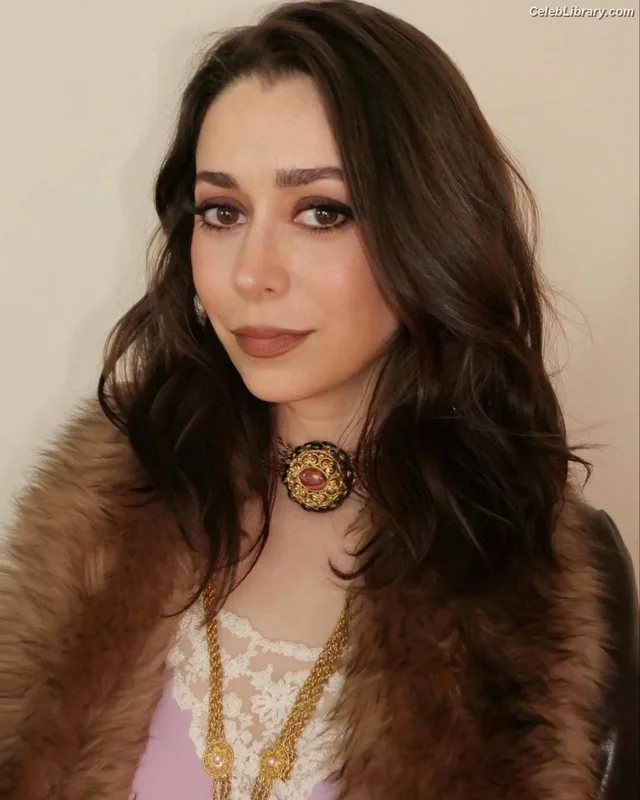 Cristin Milioti photo 1 of 336