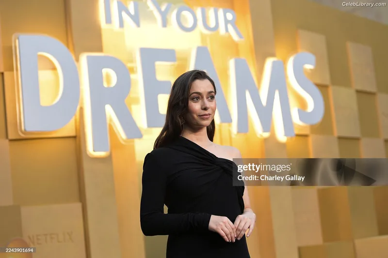 Cristin Milioti photo 16 of 336