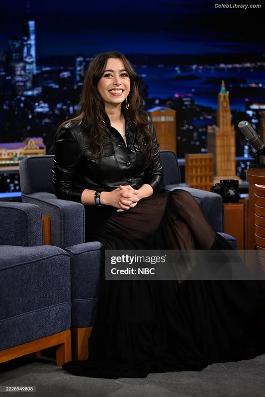 Cristin Milioti photo 9 of 336