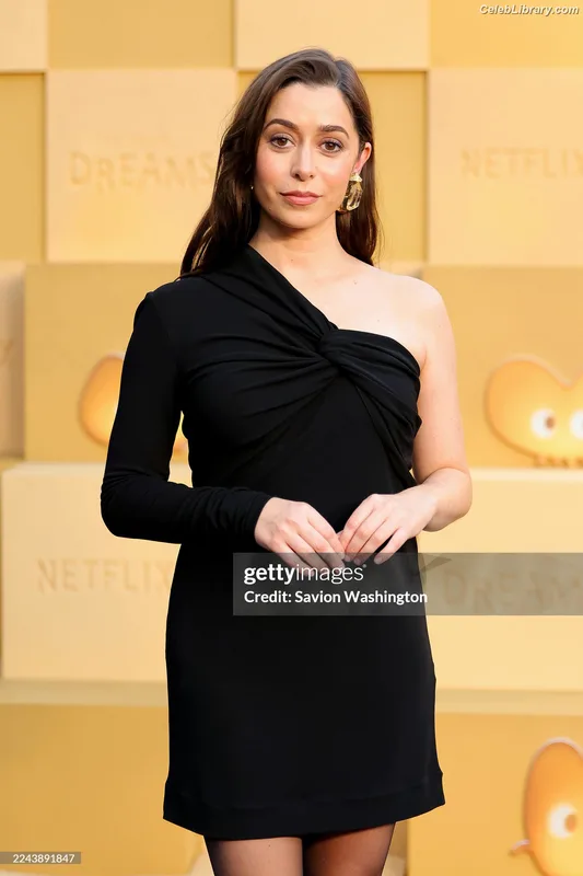 Cristin Milioti photo 13 of 336