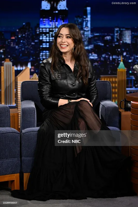 Cristin Milioti photo 16 of 336