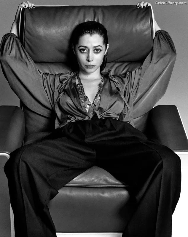 Cristin Milioti photo 21 of 336