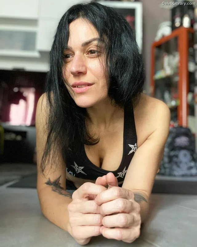 Cristina Scabbia photo 4 of 200