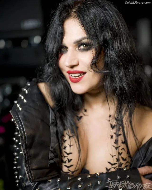 Cristina Scabbia photo 1 of 200