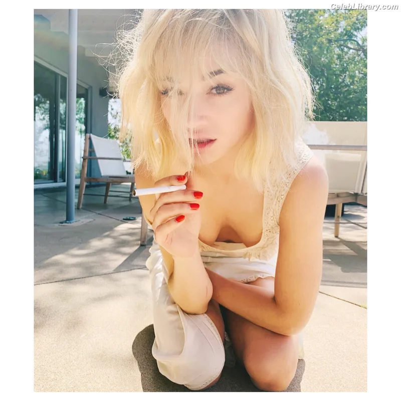 Crystal Reed photo 16 of 162