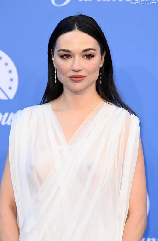 Crystal Reed photo 3 of 162