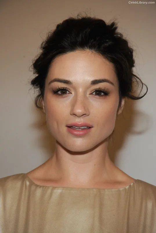 Crystal Reed photo 17 of 162