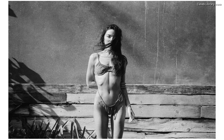 Crystal Reed photo 21 of 162