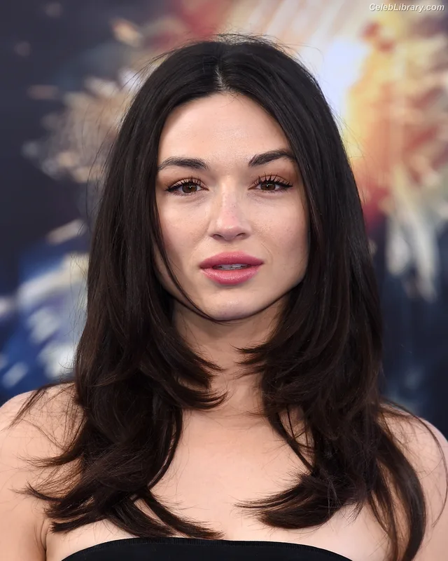 Crystal Reed photo 19 of 162