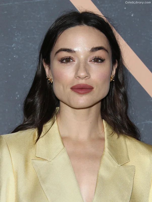 Crystal Reed photo 7 of 162