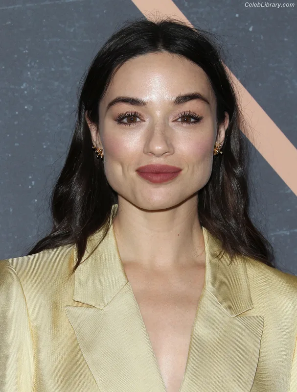 Crystal Reed photo 8 of 162