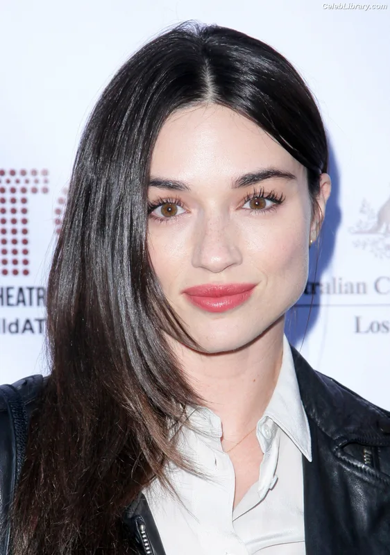 Crystal Reed photo 15 of 162