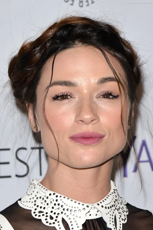 Crystal Reed photo 18 of 162