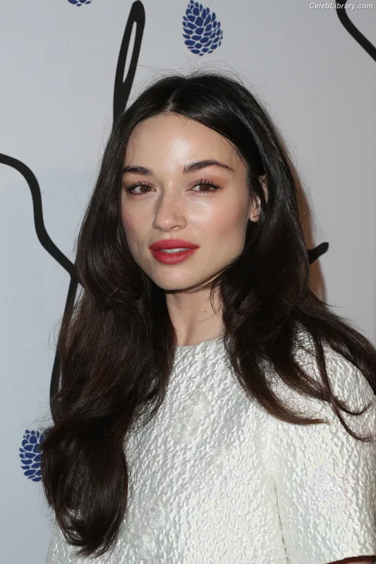 Crystal Reed photo 23 of 162