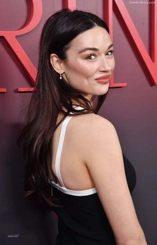 Crystal Reed photo 7 of 162