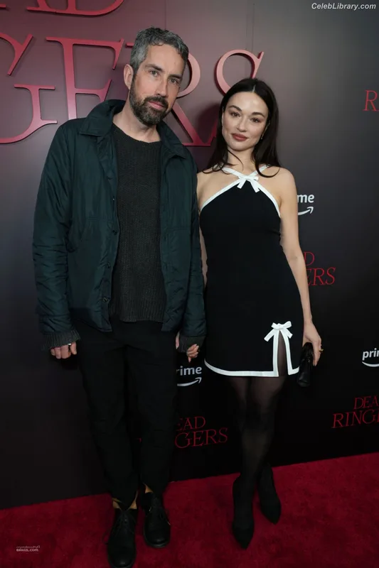 Crystal Reed photo 8 of 162