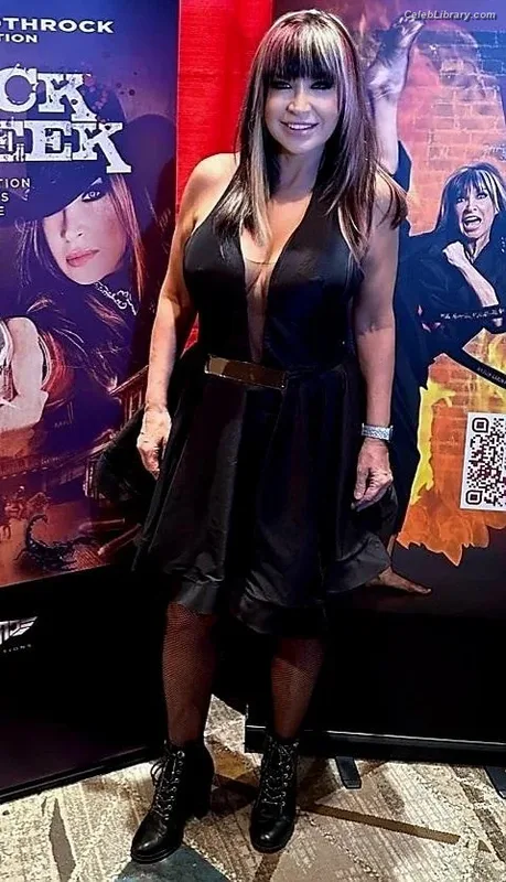 Cynthia Rothrock photo 13 of 50