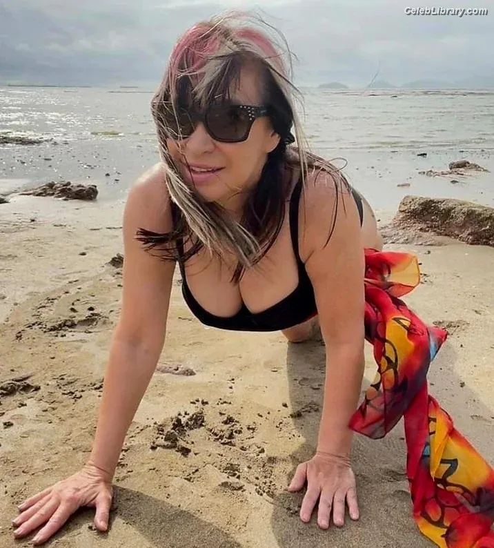 Cynthia Rothrock photo 19 of 50