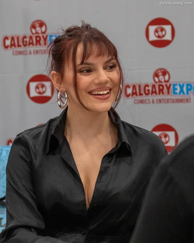 Dafne Keen photo 20 of 1056