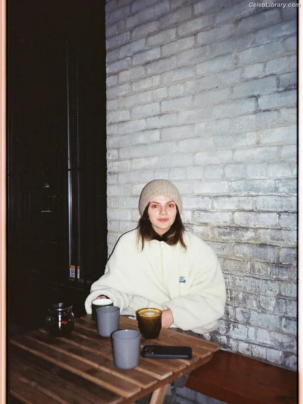 Dafne Keen photo 2 of 1056