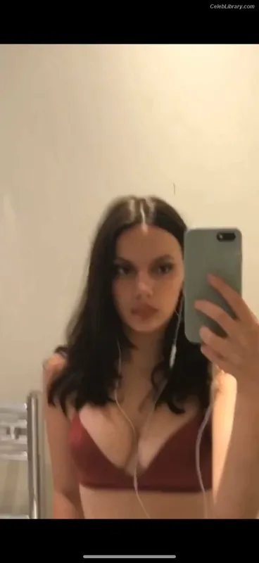 Dafne Keen photo 1 of 1056