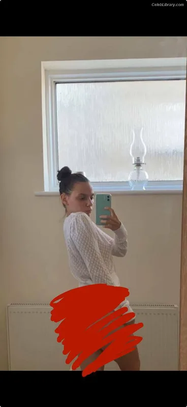Dafne Keen photo 2 of 1056