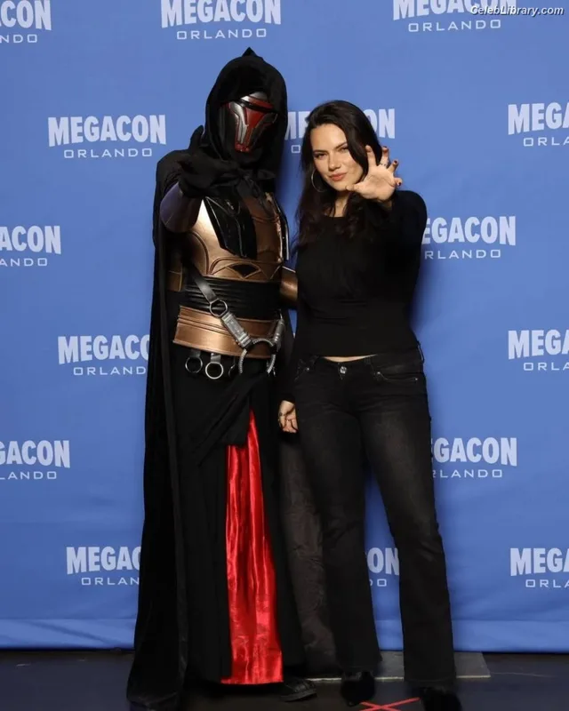 Dafne Keen photo 3 of 1056