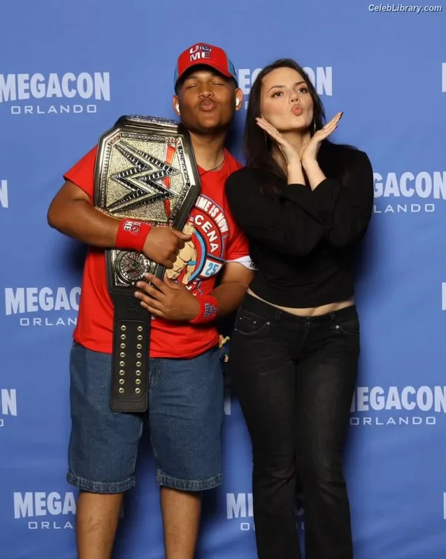 Dafne Keen photo 10 of 1056