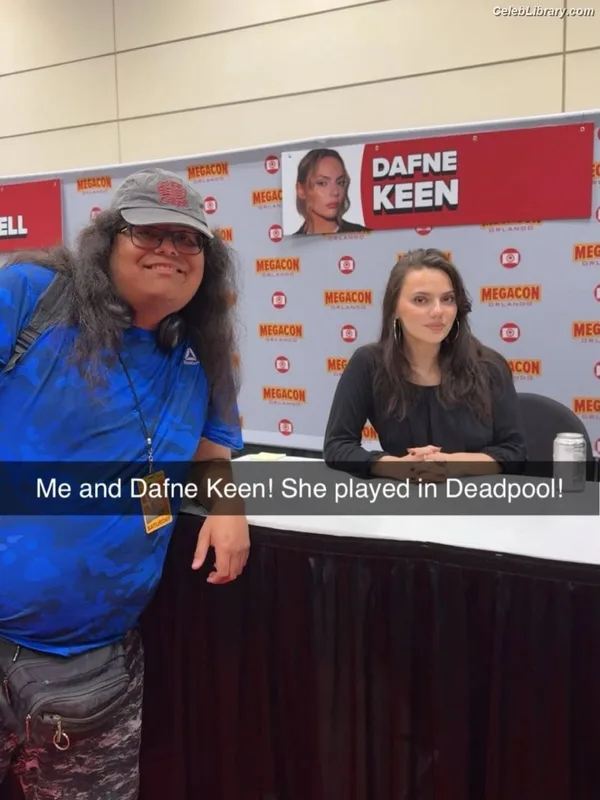 Dafne Keen photo 14 of 1056