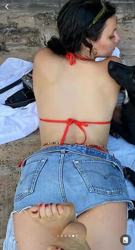 Dafne Keen photo 3 of 1056