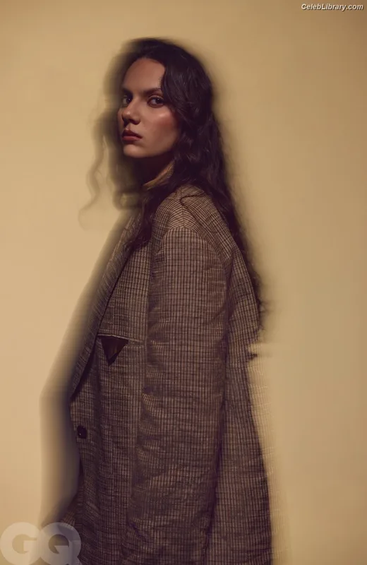 Dafne Keen photo 23 of 1056