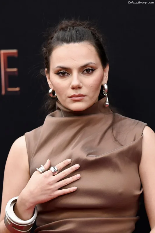 Dafne Keen photo 20 of 1056