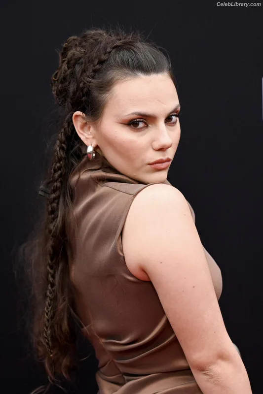 Dafne Keen photo 22 of 1056