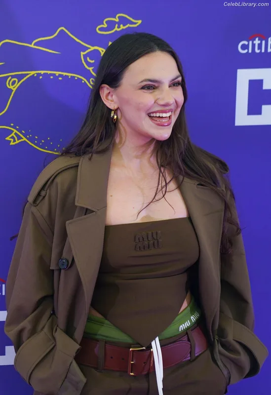 Dafne Keen photo 8 of 1056