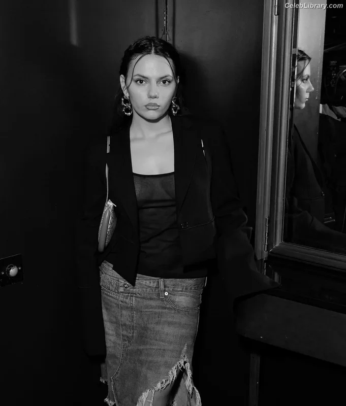 Dafne Keen photo 12 of 1056