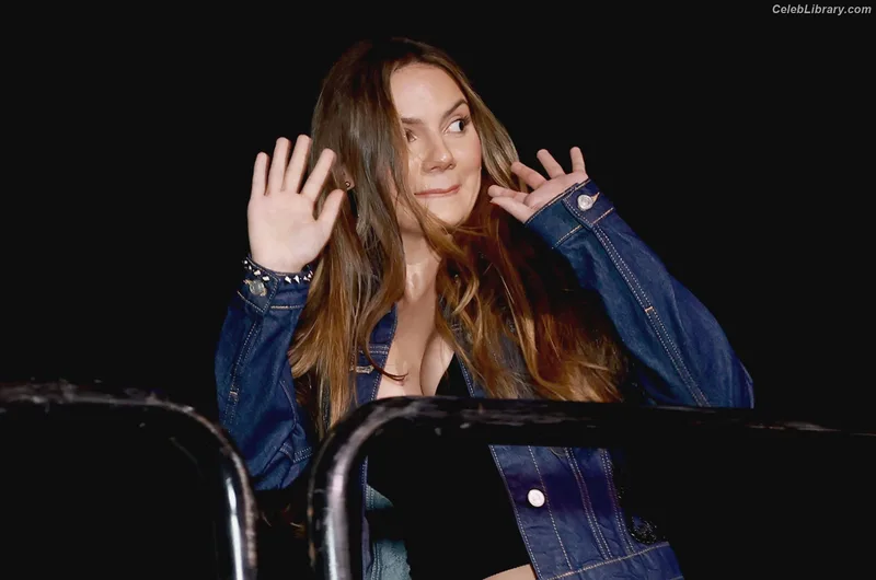Dafne Keen photo 8 of 1056