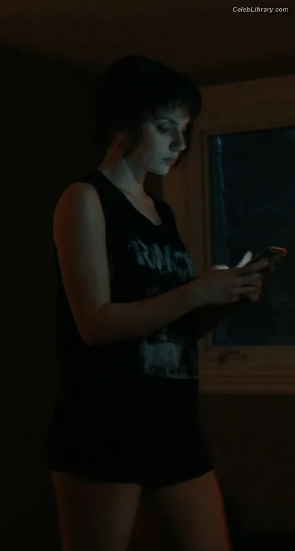 Dafne Keen photo 20 of 1056