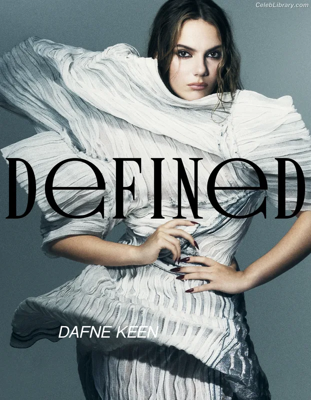 Dafne Keen photo 2 of 1056