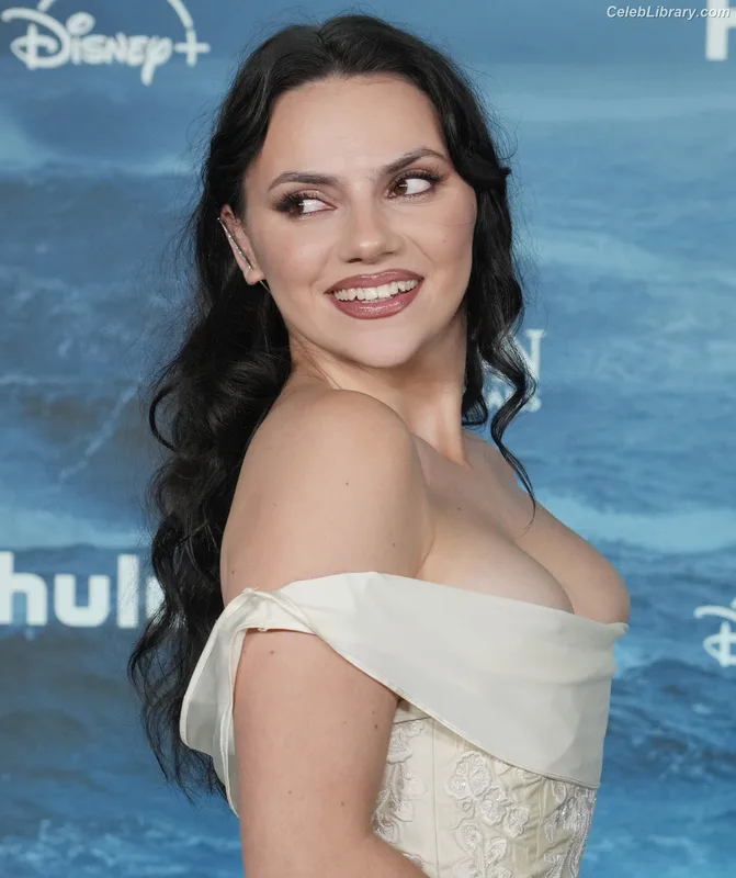 Dafne Keen photo 6 of 1056