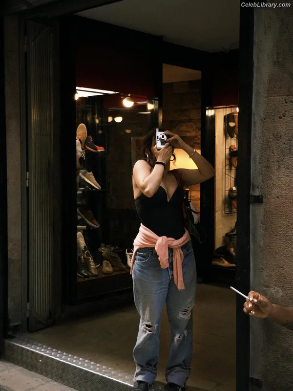 Dafne Keen photo 14 of 1056