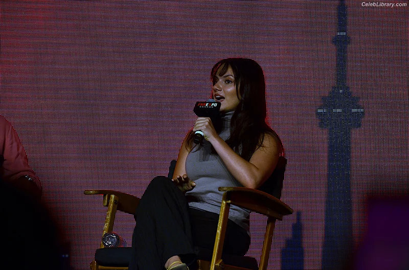 Dafne Keen photo 2 of 1056