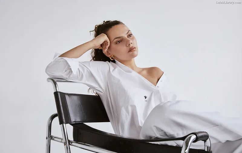 Dafne Keen photo 11 of 1056