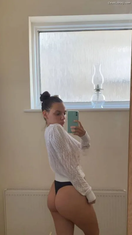Dafne Keen photo 23 of 1056