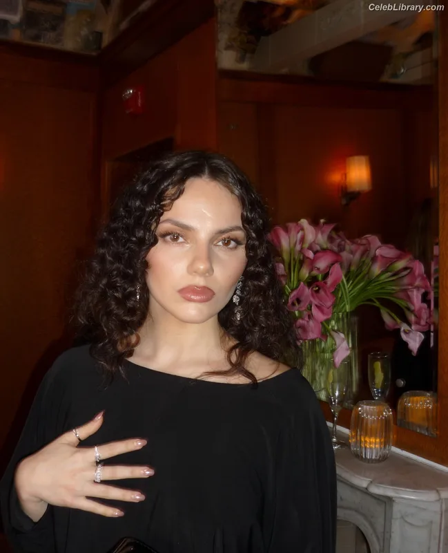 Dafne Keen photo 10 of 1056