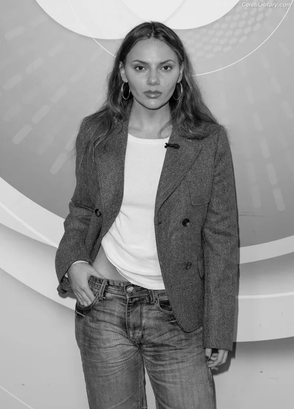 Dafne Keen photo 13 of 1056