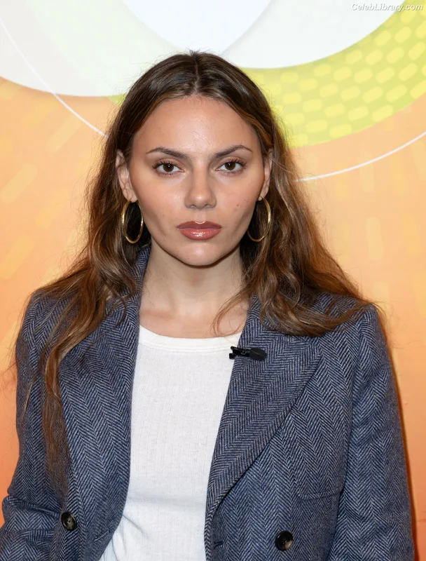 Dafne Keen photo 15 of 1056