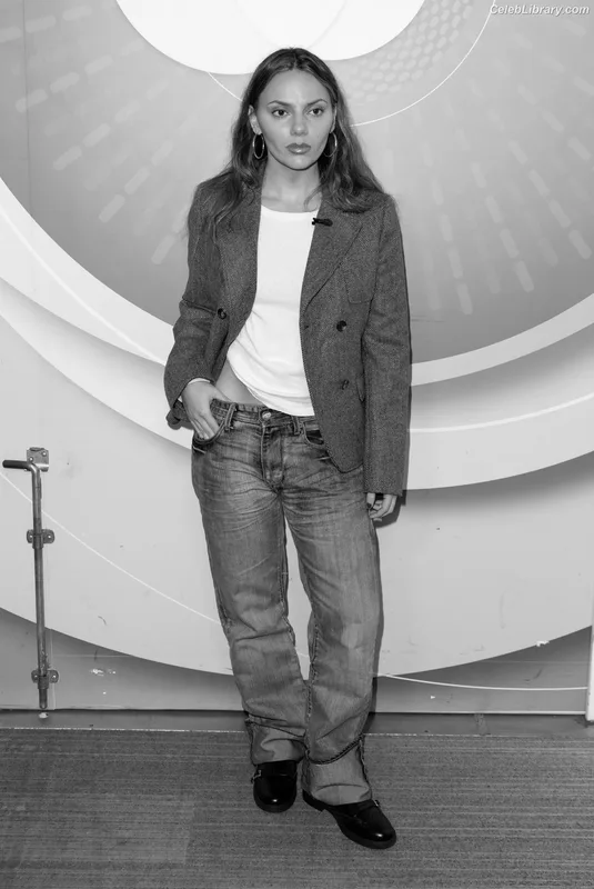 Dafne Keen photo 20 of 1056